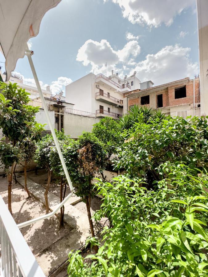 Metro Chic Haven: Modernized Urban Studio Near The Tram Athena Bagian luar foto