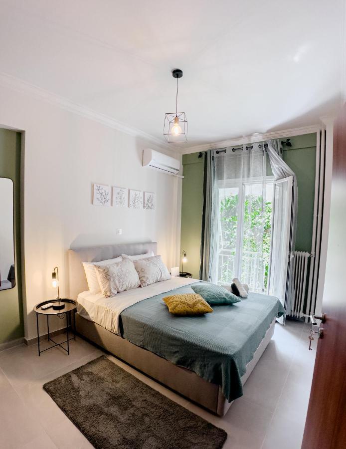 Metro Chic Haven: Modernized Urban Studio Near The Tram Athena Bagian luar foto