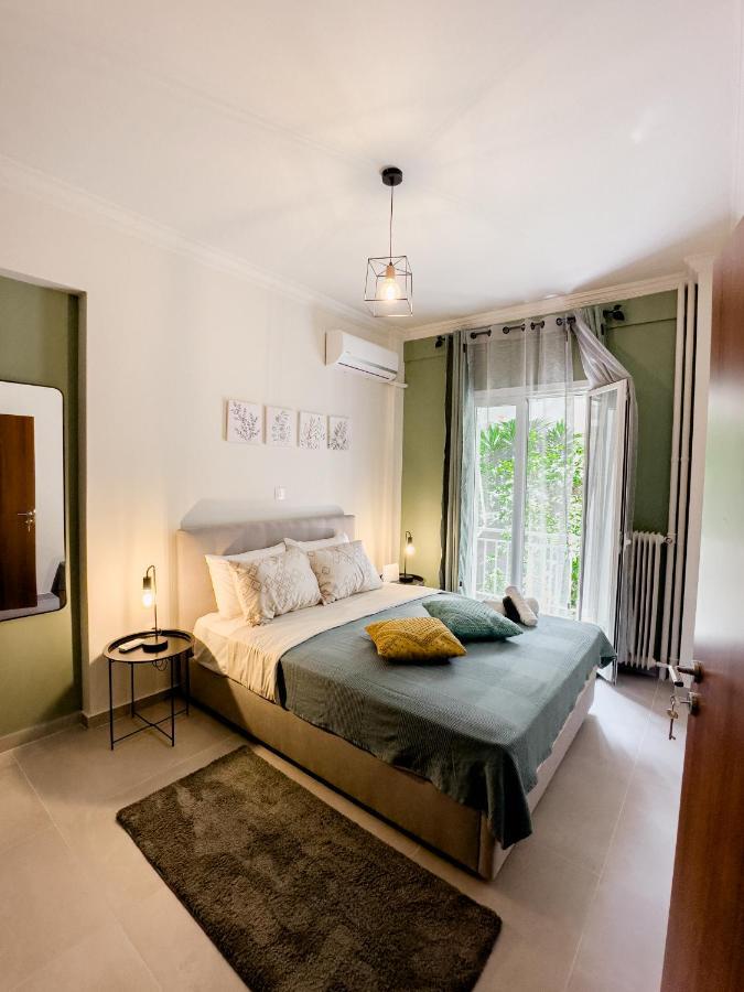 Metro Chic Haven: Modernized Urban Studio Near The Tram Athena Bagian luar foto